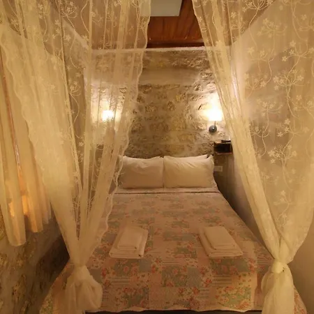 ımerek Taş Ev Butik Çeşme